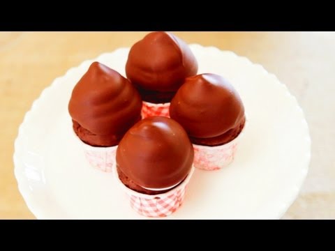 How to Make Hi-Hat Cupcake Frosting- Mini Baker Episode 8